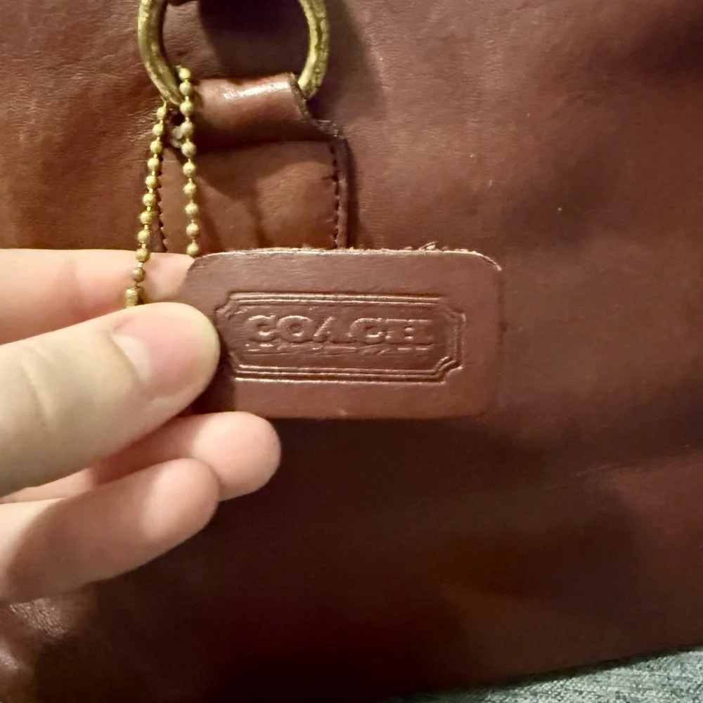 Vintage Coach Baxter Bag in Burgundy Leather - Picture 3 of 5